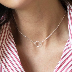 Plata / oro / oro oro karma collar de la gargantilla del karma, eternidad, collar del círculo del karma, regalo para la mamá, a la madre del collar de la madre de la hija