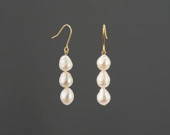 Baroque Pearl Drop Earrings, Triple Pearl Dangle Earrings, Gold Freshwater Pearl Earrings, Bridal Pearl Earrings, Minimalist Wedding Jewelry
