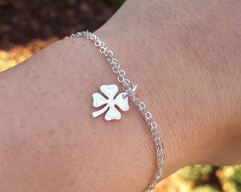 BRACCIALE CON NOME E INCISIONE Trifoglio portafortuna in argento 925 regalo personale per l'iscrizione a scuola di una bambina, primo giorno di scuola con incisione nome data inizio scuola - Italia