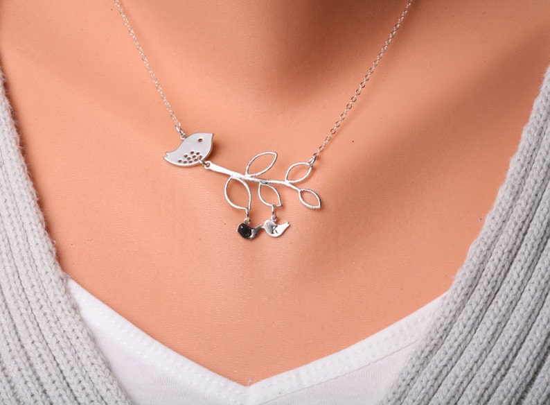 Birds on branch necklace,initial Bird Necklace,mother baby necklace,Grandma necklace,Mother Jewelry,family initials,Mother's day,Family Bird imagem 3