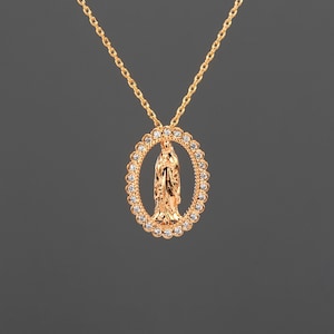 Gold getauchte Jungfrau Maria in CZ verzierte Ringhalskette mit einer Hinweiskarte, Weißgold getauchte Jungfrau von Guadalope, Konfirmationsgeschenk, Glaubenshalskette