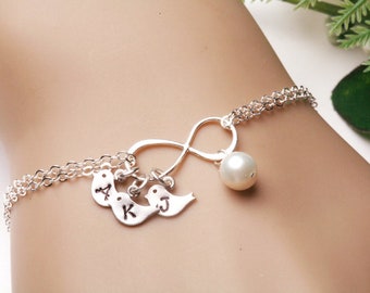 Infinity bird initial bracelet,bird family bracelet,pearl bracelet,Family monograms,Mothers day gift,Grandma gift,Personalized infinity