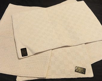 NWT  Vintage 100% Cotton set of 4 ivory double sided waffle and checker board woven table placemats