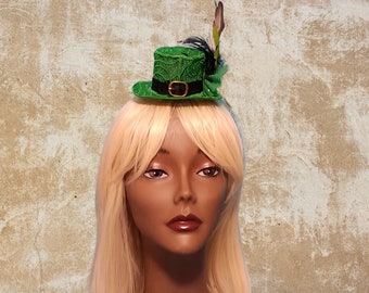 Green Mini Top Hat, Freestanding Lace, tiny leprechaun hat Dress-up Tea party bonnet  Lolita costume, Irish Shamrock hat St. Patrick's Day