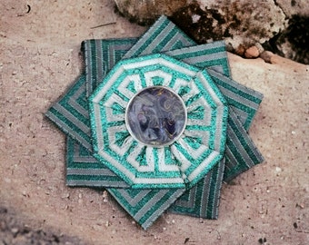 Green Colonial Cockade Hat Pin 4" or Brooch, Renaissance & Civil War reenactment. ribbon Rosette for pirate festivals military tricorn