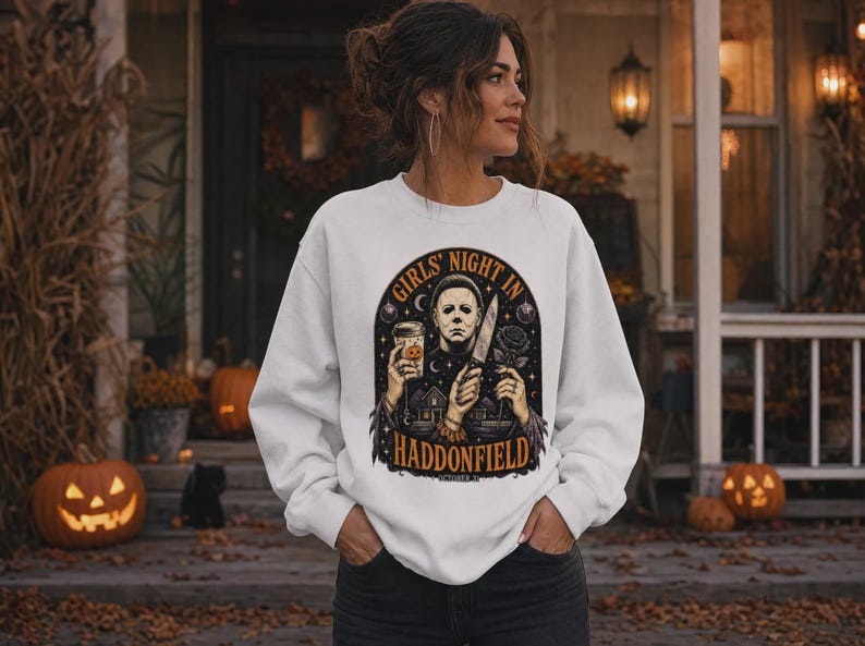 Tjejkväll i Haddonfield Michael Myers skräcktröja eller sweatshirt Classic Unisex Crewneck Sweatshirt | Gildan® 18000 - White