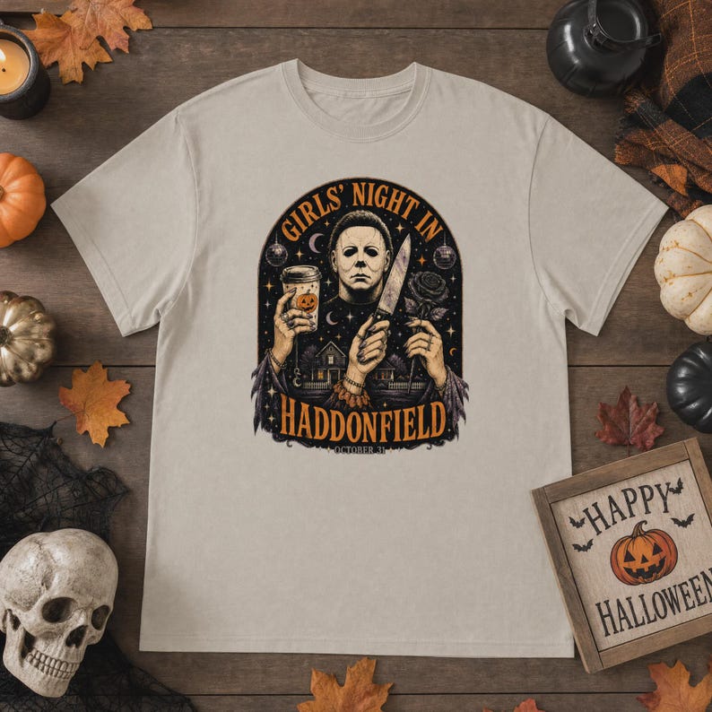 Tjejkväll i Haddonfield Michael Myers skräcktröja eller sweatshirt Heavyweight Unisex Crewneck T-shirt | Gildan® 5000 - Sand