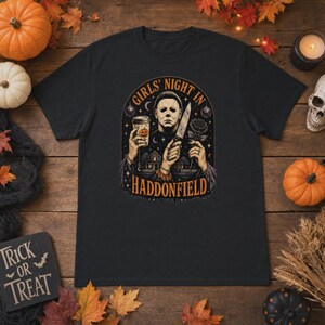 Tjejkväll i Haddonfield Michael Myers skräcktröja eller sweatshirt Heavyweight Unisex Crewneck T-shirt | Gildan® 5000 - Black