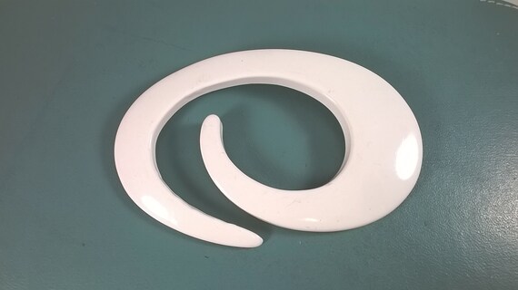 Large White Curl Brooch Pin, 80s Oversized Fashion