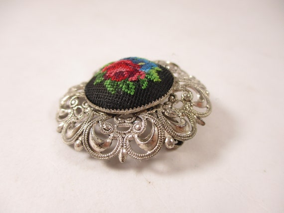 Needlepoint Flower Brooch,  Red Roses Round Pin F… - image 4