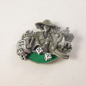 broche vintage Lady Luck en étain, AJC, épingle de jeu de cartes de jeu de nuit des années 1990