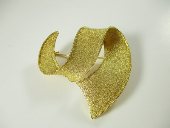 Vintage Gold Park Lane Pin, Ribbon Curl Squiggle B