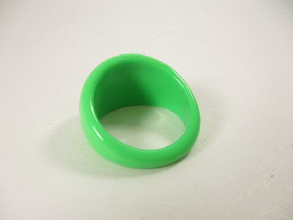 Green plastic best sale ring