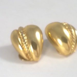 Clip On Gold Chunky Curl Summer Fashion 1960s Vendome Earrings
