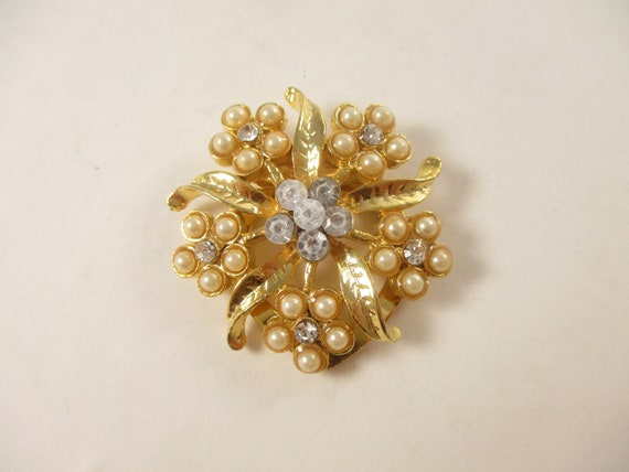 Fashion jewelry pearl brooch best sale