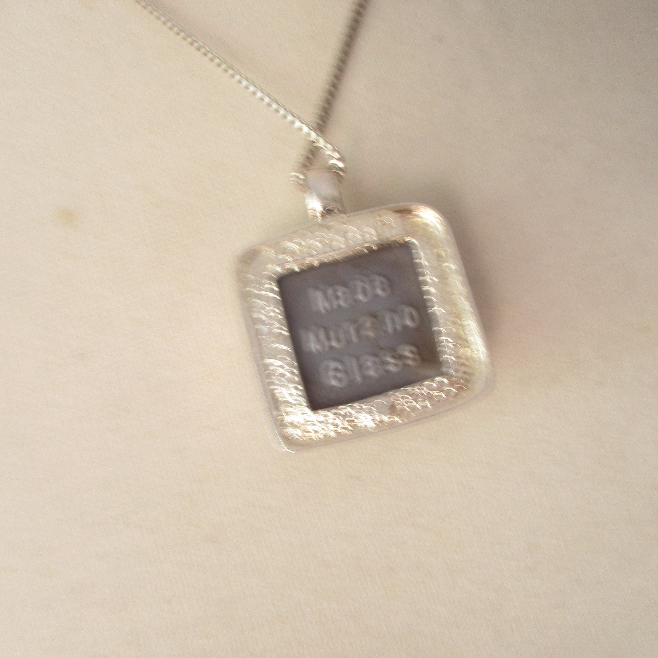 Collier pendentif en verre de Murano style signe de la paix, vente chaude, collier personnalisé en gros pas cher (PR941