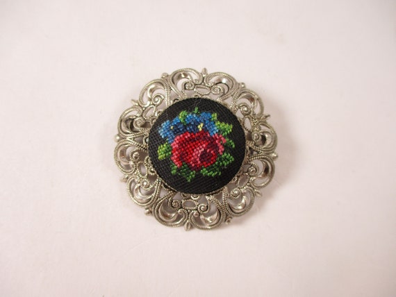 Needlepoint Flower Brooch,  Red Roses Round Pin F… - image 1