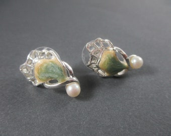 Green Pearl Earrings, Silver Tone Enamel Pierced Summer Fashion Jewelry 1980s