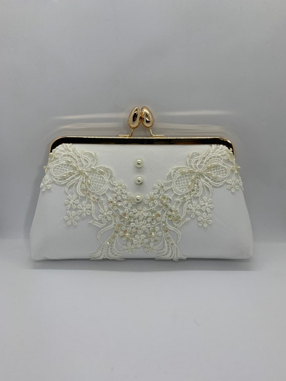 Amazon.com: ASPHODELCHIC Women Pearl Evening Bag Bride Beaded Clutch Purse  Cream White for Wedding Party (Ivory white) Small : Clothing, Shoes &  Jewelry