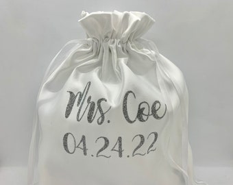 Personalized wedding Satin dollar dance bag, customized Mr Mrs string bag , trendy cardholder bag, lingerie pouch