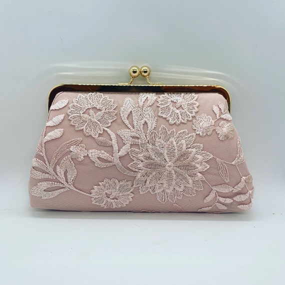 HOLLY JOLLY GIVEAWAYS: #6 -- Pink 