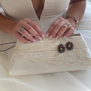 Cartera de boda, hecha a partir de tu vestido de novia, hecha a medida, algo antiguo, regalo para hija, bolso de novia con reliquia