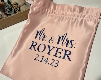 Personalized Satin dollar dance bag  for wedding,card holder string bag bride, customized Mr Mrs pouch