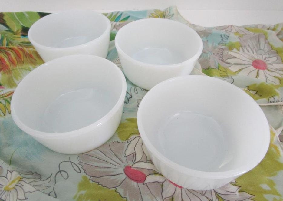 Anchor Hocking Fire King Ovenproof Milkglass Custard Cups  display picture 1