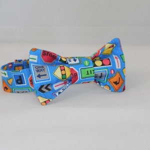 Baby&#39;s Blue Street Sign Adjustable Bowtie