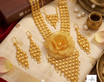 Bloemen statement ketting en oorbellen set | Goudkleurige sieraden voor bruiloften en speciale gelegenheden