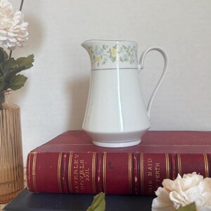 Vintage Ceramic Creamer Fine China Floral Pattern Spring Garden Cottage Decor Shabby Chic Tea Service Replacement China Milk Pitcher Kitchen