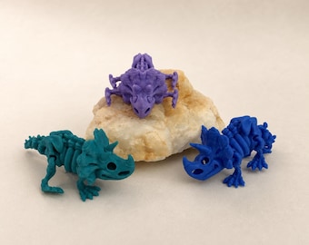 Mini Triceratops Skeleton Toy, Articulated 3D Printed Dinosaur, Desk Companion, Party Favor