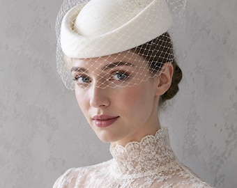 Cappello a cloche da sposa color avorio, 100% feltro di lana, con velo a gabbia o senza velo, ideale per matrimonio civile, fuga d'amore o giornata di corse.