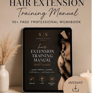 以下が含まれることがあります： ヘアエクステンションのトレーニングマニュアルを表示したデジタルタブレット。画面にはSilk & Style Studioのロゴ、テープイン、Iチップ、バタフライウェフトに関するテキスト、および金属製のペンチとヘアエクステンションの画像が表示されています。