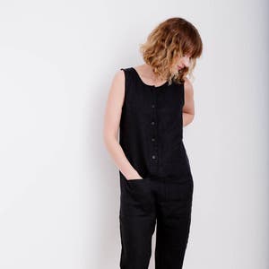 Schwarzer Leinen Jumpsuit - Frauen Ärmelloser Overall - Leinen Strampler - Handmade by OFFON