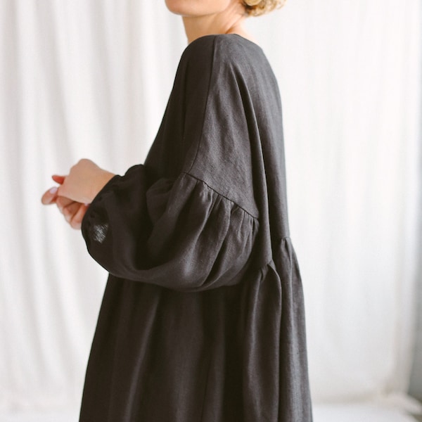 Zwarte linnen oversized jurk met verlaagde schouders GRETA • OFFON CLOTHING