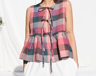 Linnen mouwloze linnen blouse met strikbandjes in veelkleurige ruiten - handgemaakt door OFFON Clothing