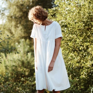 White cotton dress with short folded sleeves / OFFON Clothing