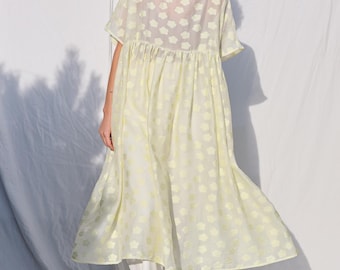 Oversized organza-jurk met bloemen SILVINA • OFFON CLOTHING