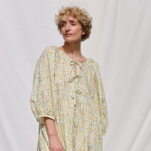 Reversible oversized floral print summer dress yellow INKY FIELDS OFFON Clothing zdjęcie 1