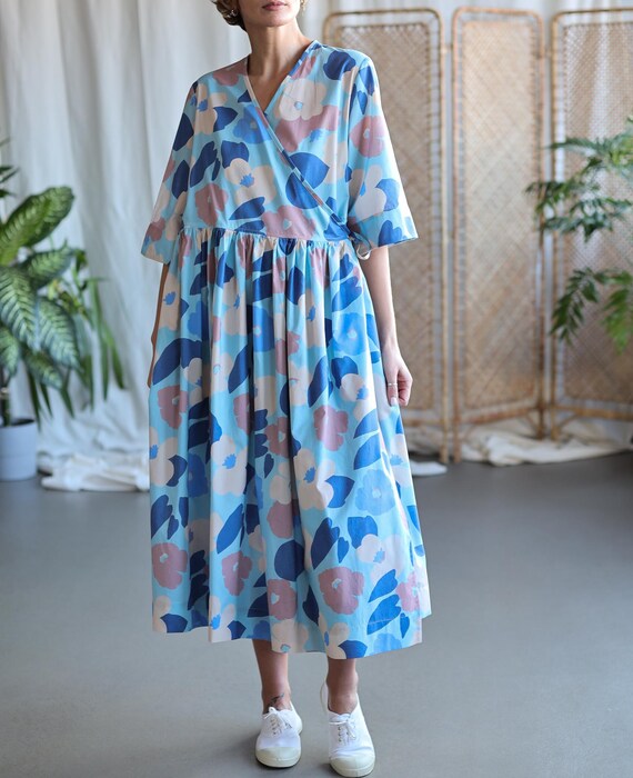 Loose Floral Print Wrap Dress with Gathered Skirt / OFFON Clothing