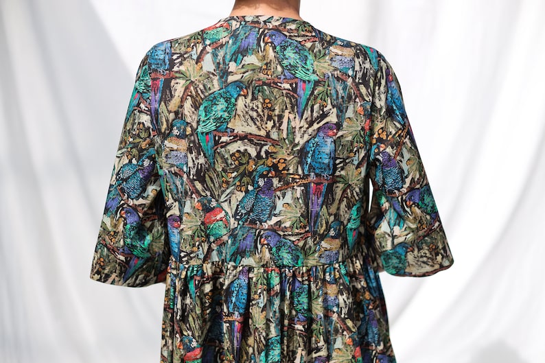 Loose wrap dress in exclusive print SONNY JAMES / OFFON Clothing zdjęcie 4