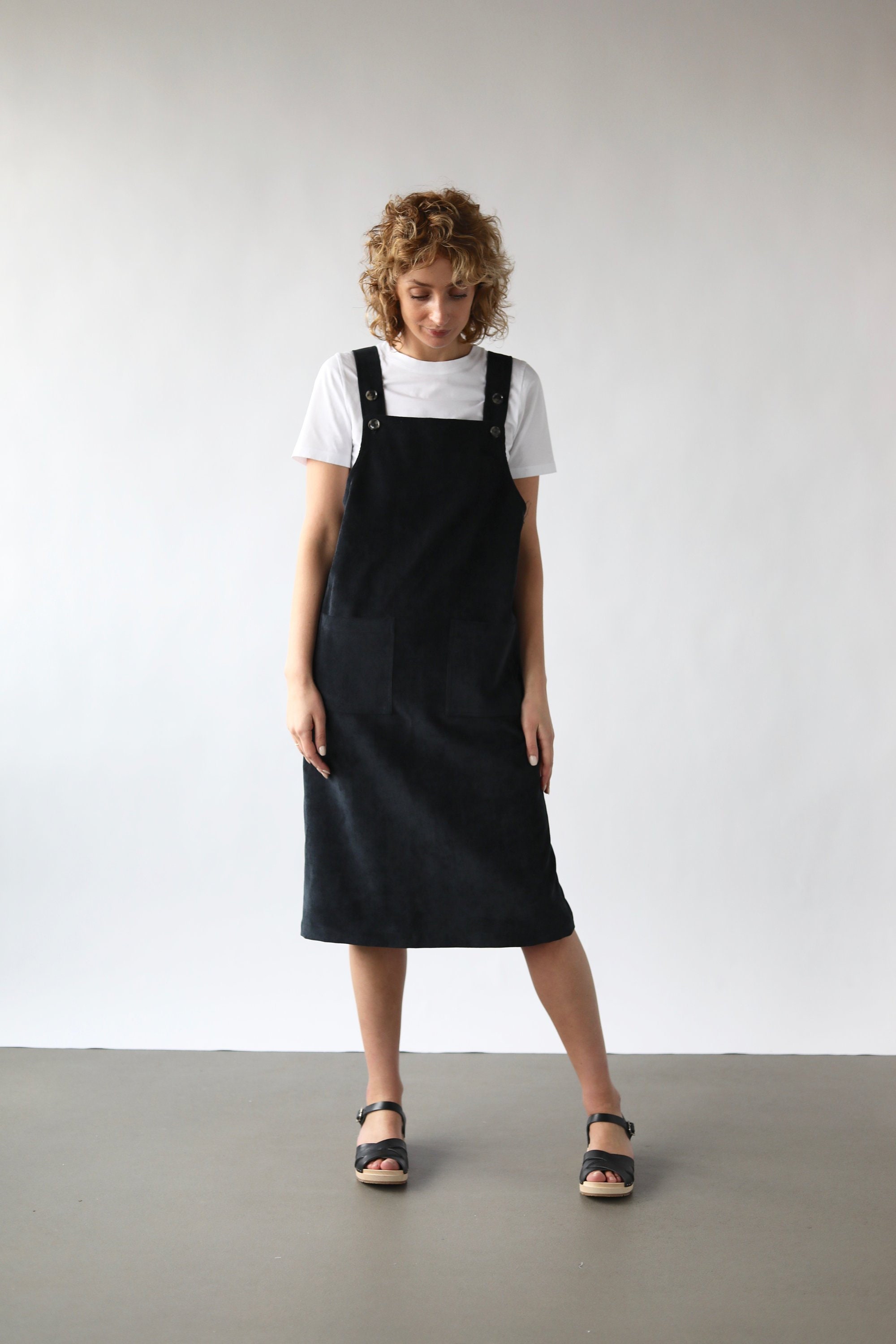 apron dress - Google Search | Womens pinafore dress, Sewing dresses, Clothes