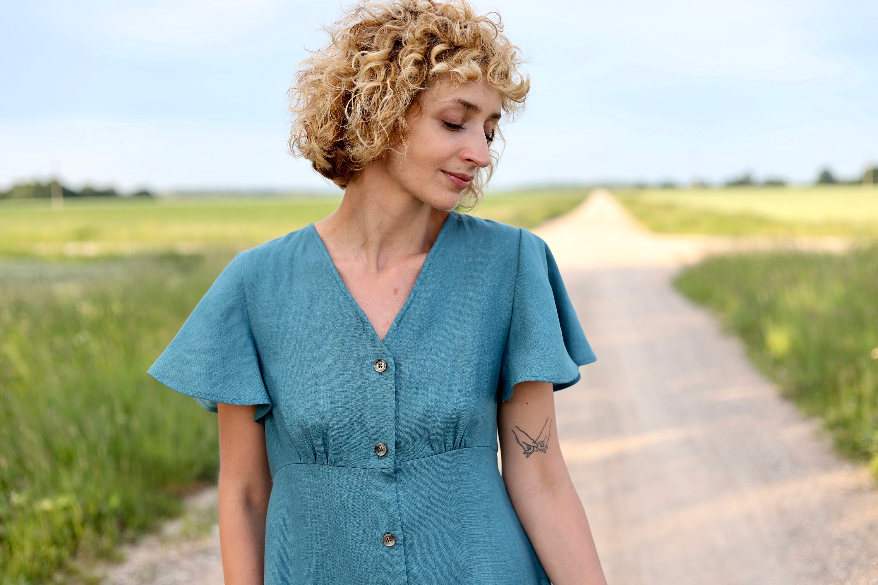 frill sleeves for gown