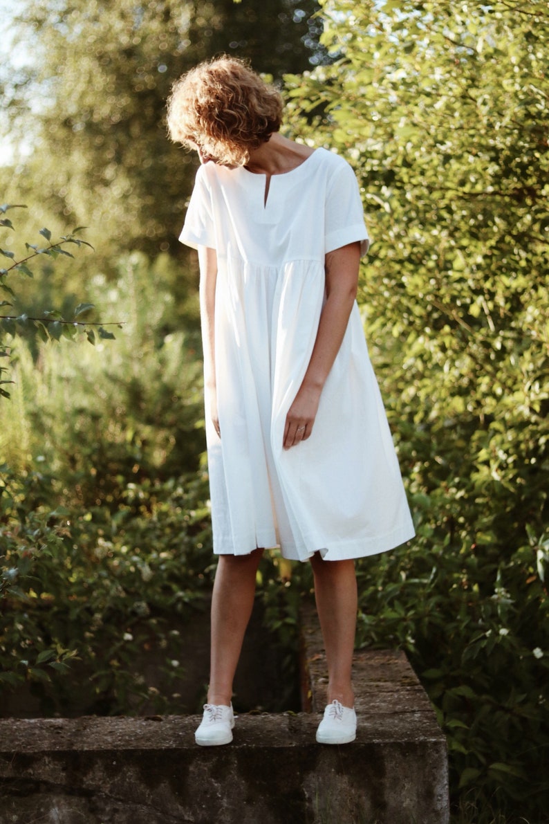 White cotton dress with short folded sleeves / OFFON Clothing 