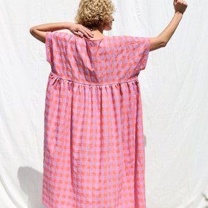 Vestido oversize de sirsaca cuadros SILVINA OFFON CLOTHING imagen 5