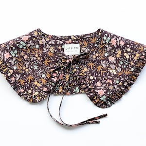 Detached collar made in a floral Piccadilly poplin OFFON CLOTHING image 1