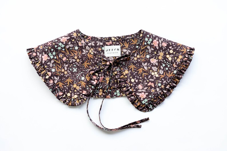 Detached collar made in a floral Piccadilly poplin OFFON CLOTHING image 1