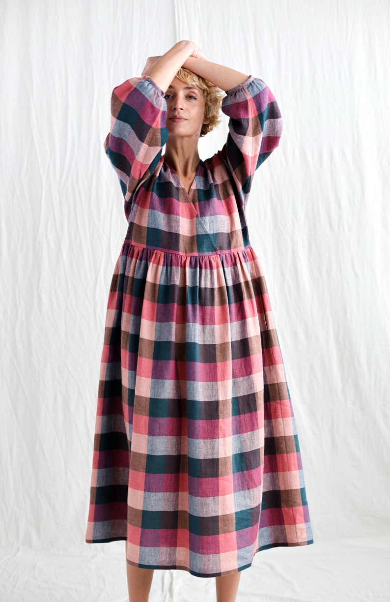 Linen V-neck puffy sleeve dress in checks OFFON CLOTHING image 4