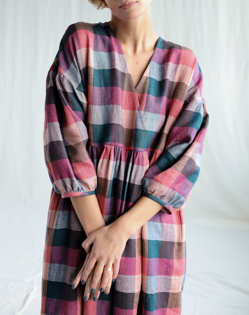 Linen V-neck puffy sleeve dress in checks OFFON CLOTHING image 8